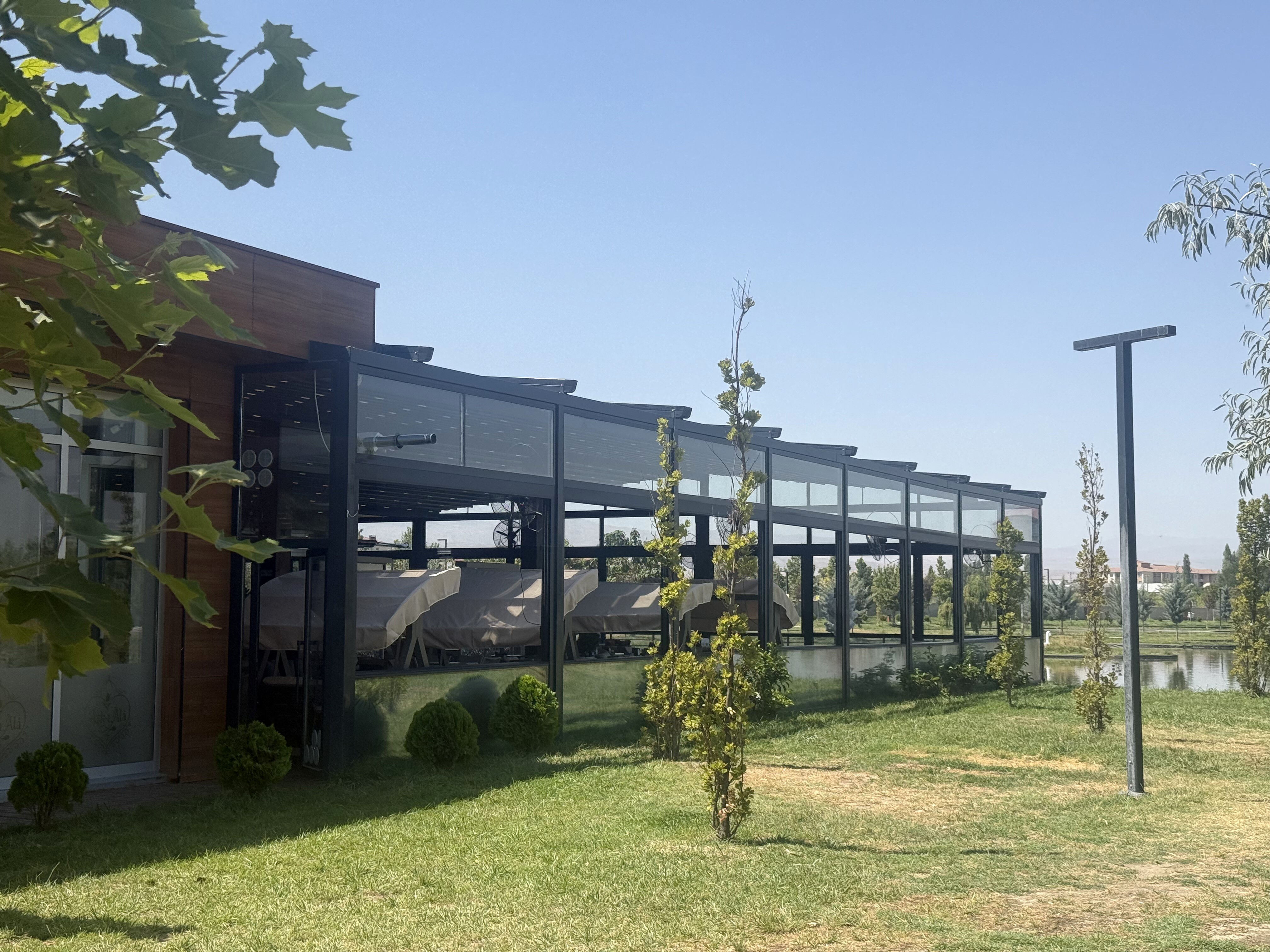 Iğdır'da skandallar zinciri! Millet bahçesini akrabalarına kiraya verdiler... Her köşesine bir şey koyup akrabalarına - 1. Resim