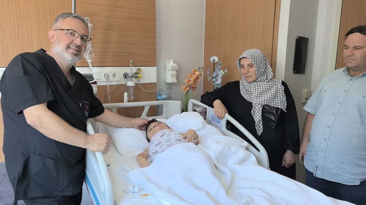 Karın ağrısı sandı, 3 kilogramlık kist çıktı