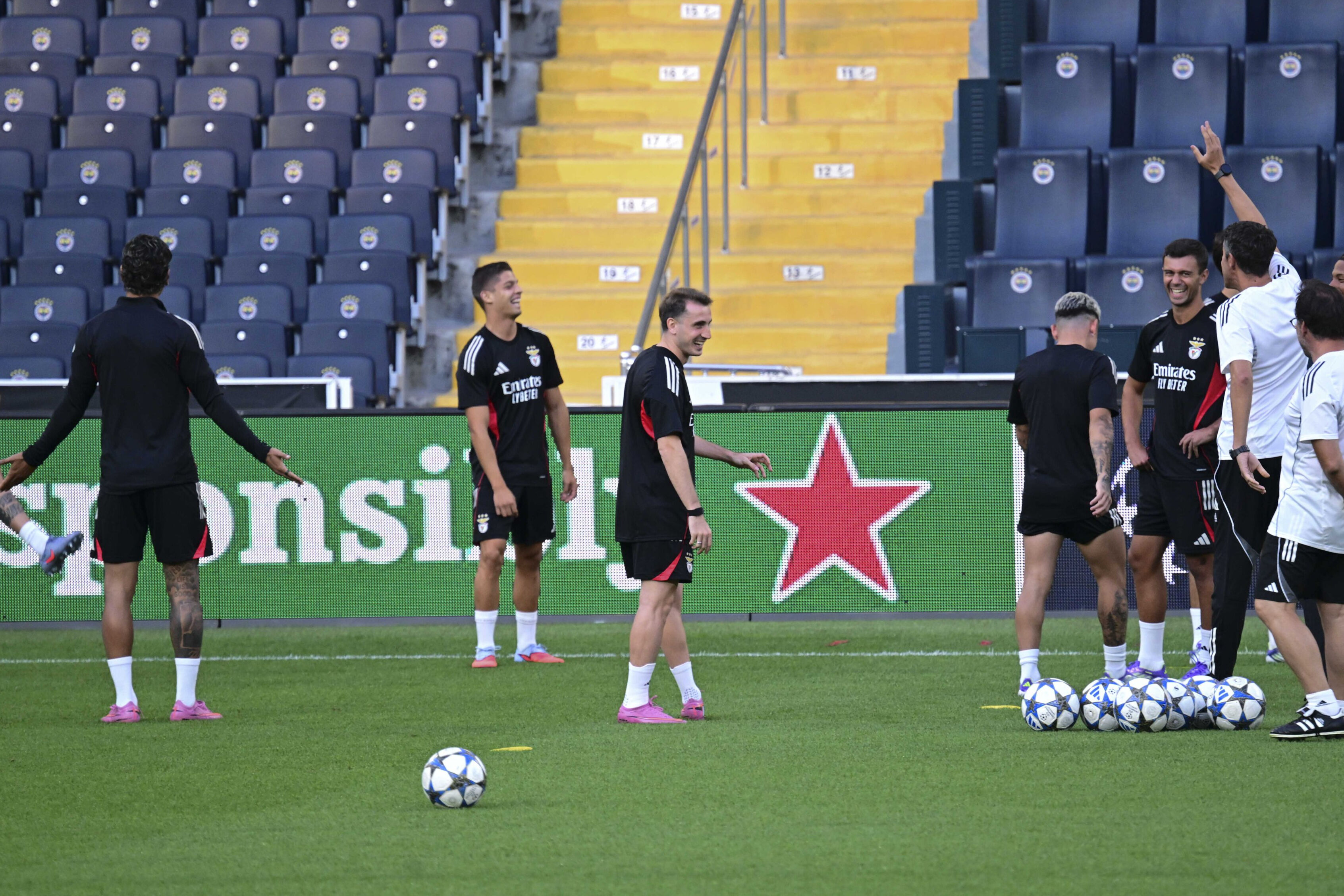 Kerem Aktürkoğlu Kadıköy'de çimlere ayak bastı! - 2. Resim