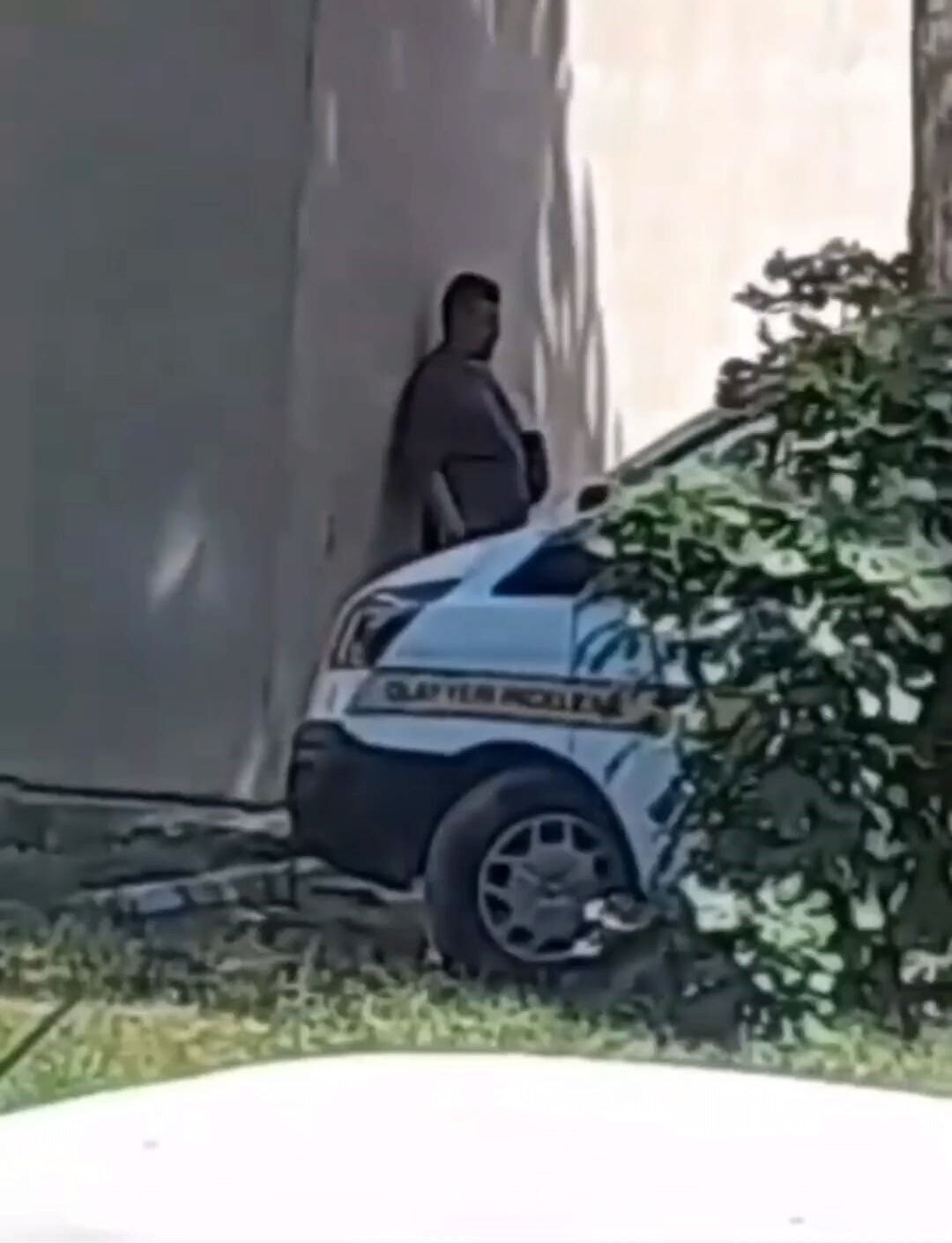 Mide bulandıran görüntüler! Şaman olduğu söyleyerek iğrenç ritüelleri paylaştı, evine giren ekipler şoke oldu - 4. Resim