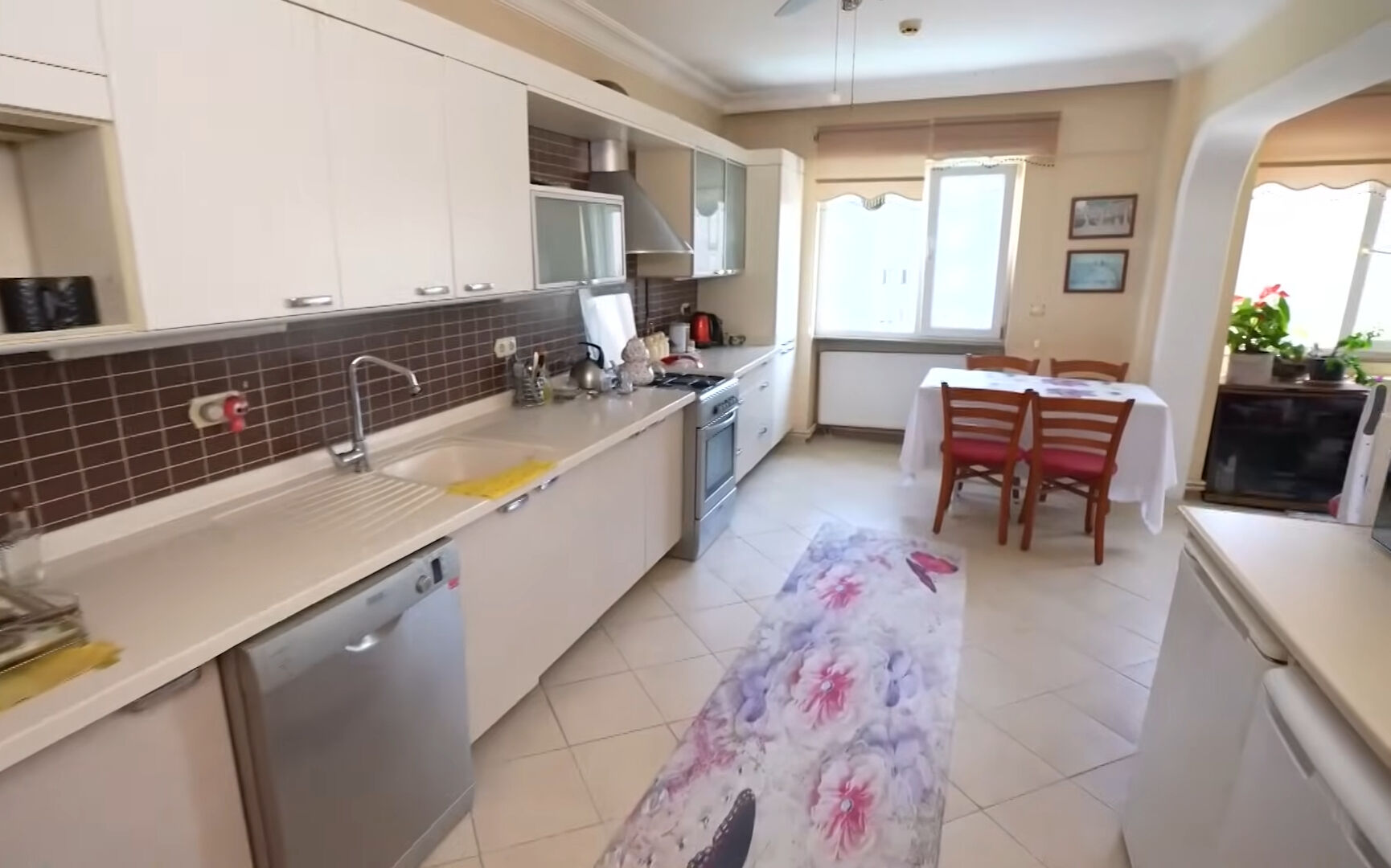 Oyuncu Defne Yalnız’ın mütevazı evinden ilk görüntüler! Yıllar sonra ortaya çıktı: 