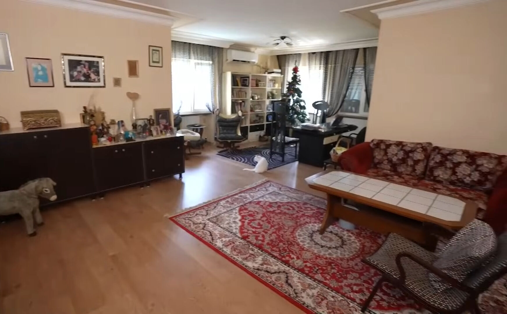 Oyuncu Defne Yalnız’ın mütevazı evinden ilk görüntüler! Yıllar sonra ortaya çıktı: 