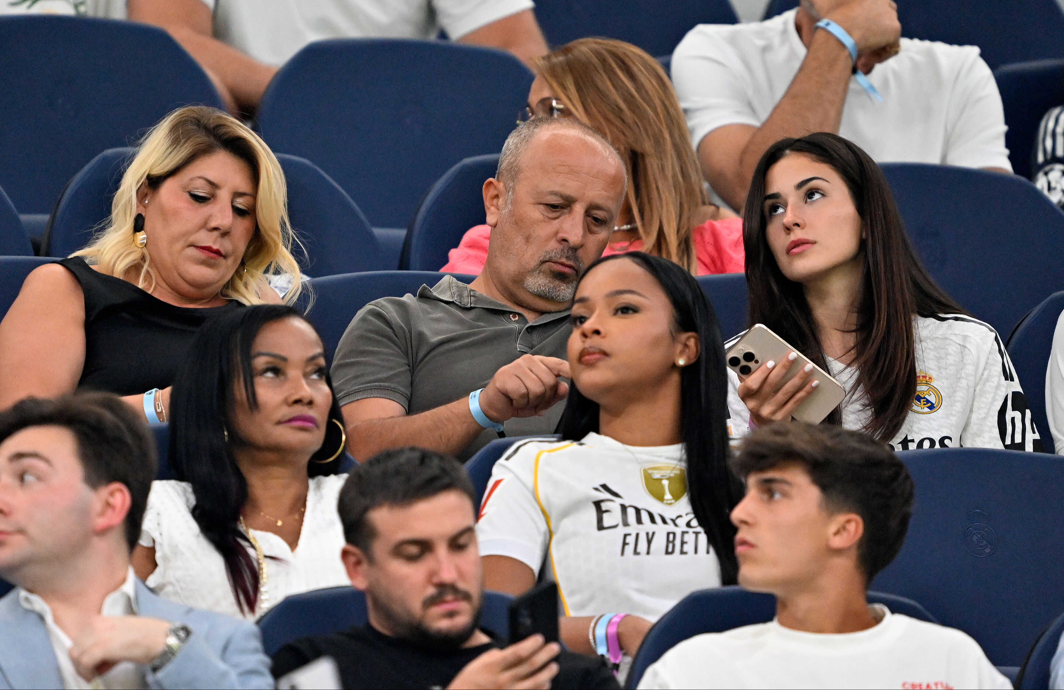 Real Madrid galibiyetle başladı: Arda G&uuml;ler sahada, ailesi ve kız arkadaşı trib&uuml;nde! - 4. Resim