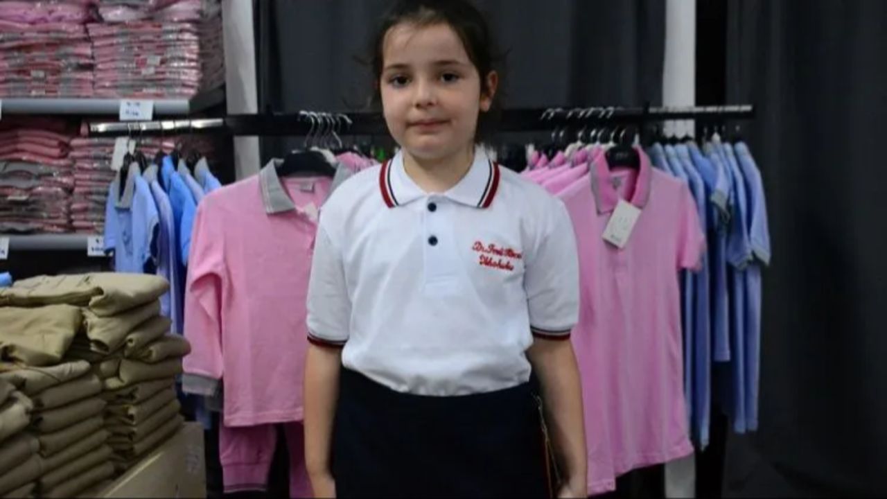 Yeni okul üniformalarının fiyatı ne kadar, okul forması zorunlu mu? Yeni okul kıyafeti yönetmeliği belli oldu! Yeni okul üniformalarının fiyatı ne kadar, okul forması zorunlu mu? Yeni okul kıyafeti yönetmeliği belli oldu!