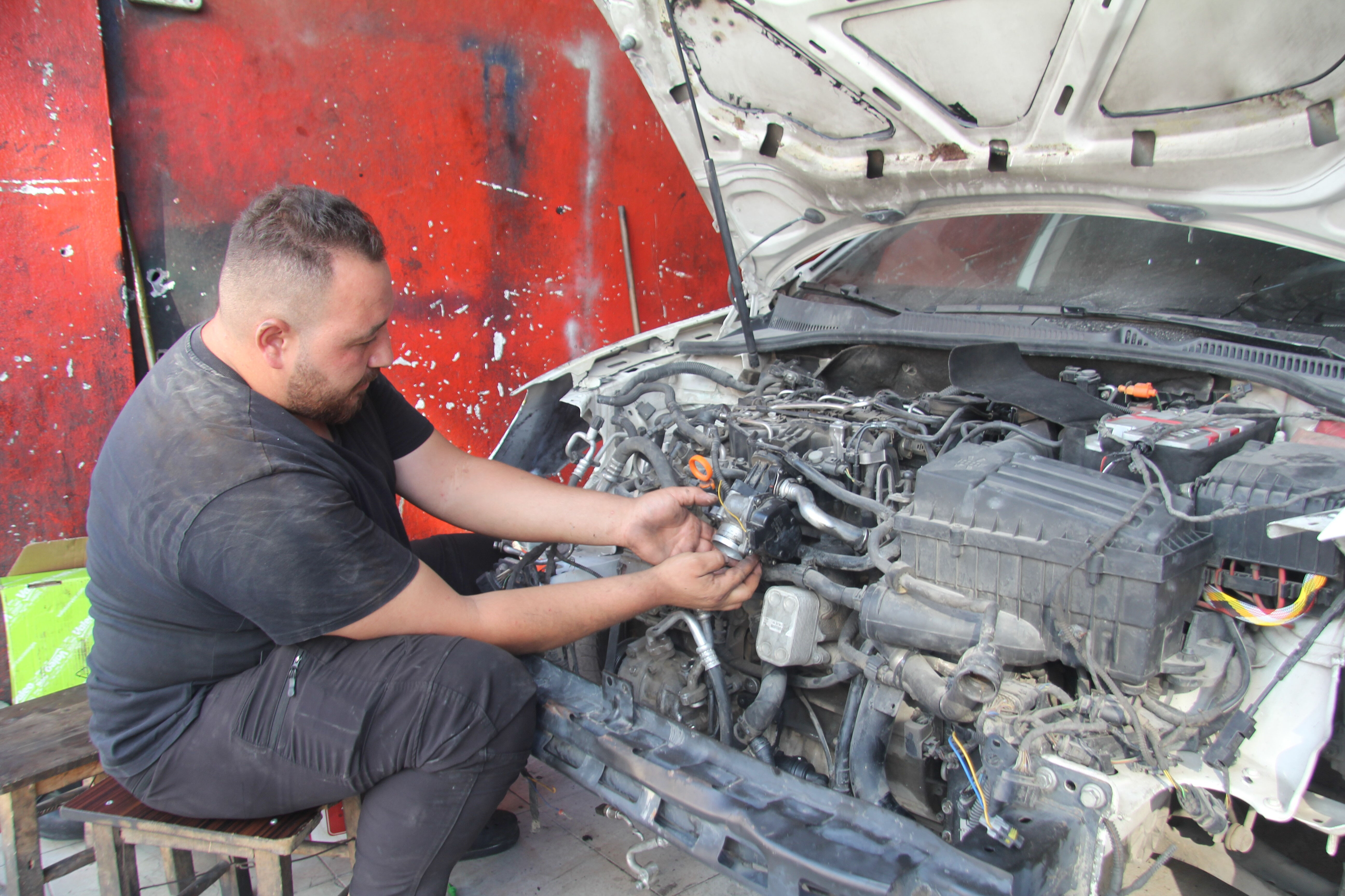 50 bin TL maaşla çalışacak eleman bulamıyorlar: "Çok kirli, yağlı ve ağır iş" diyorlar 50 bin TL maaşla çalışacak eleman bulamıyorlar: "Çok kirli, yağlı ve ağır iş" diyorlar - 2. Resim