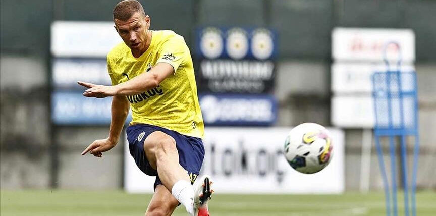 99 puanlı sezon için çok konuşulacak iddia! Dzeko'dan Galatasaraylıları kızdıracak açıklama - 2. Resim