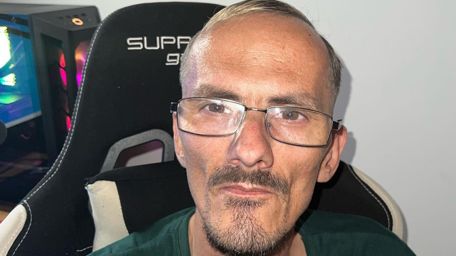 Arkadaşları fark etti, ekran karardı! Ünlü fenomen Raphaël Graven canlı yayında hayatını kaybetti - 2. Resim