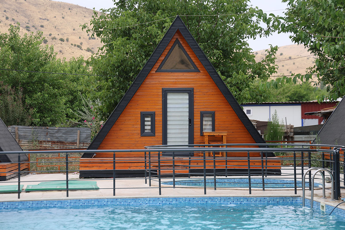 Bungalov evlerde işler yarıya düştü! Sebebi belli oldu, otelciler isyan etti - 3. Resim