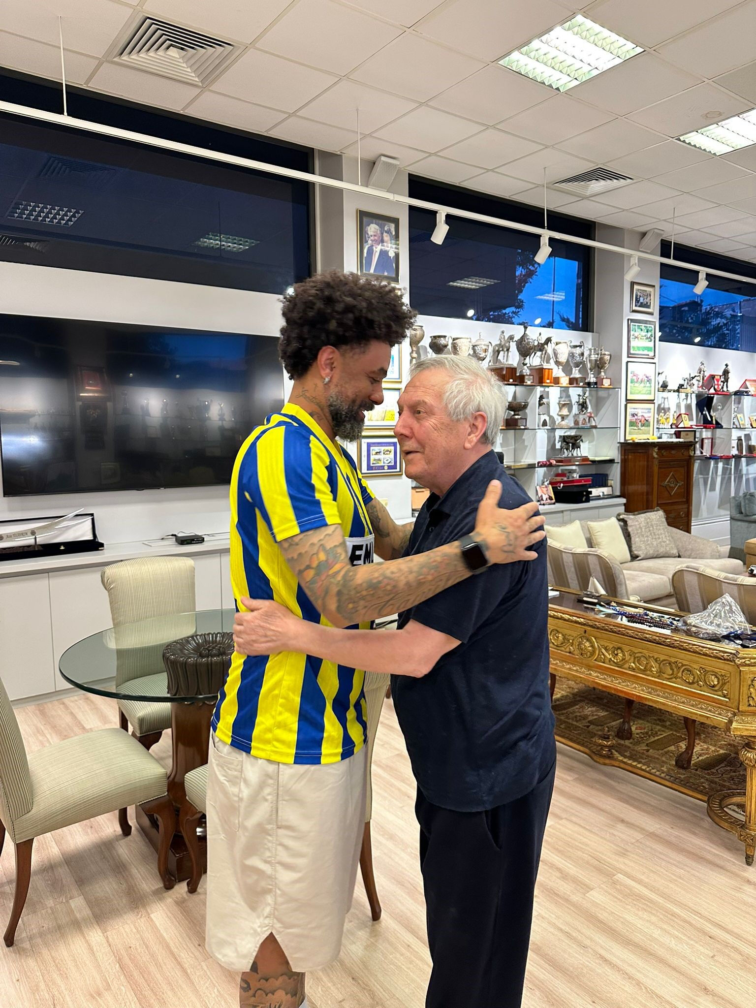 Eski Fenerbahçeli Cristian Baroni'den vefa! Aziz Yıldırım ve Aykut Kocaman'ı ziyaret etti - 1. Resim