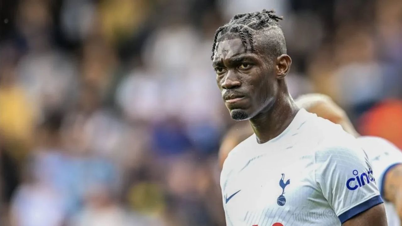Fenerbahçe ve Galatasaray, Yves Bissouma için karşı karşıya