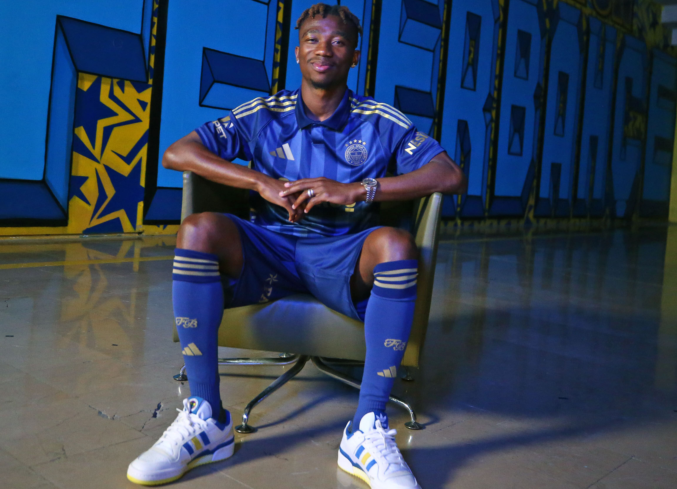 Fenerbahçe'de tarihi transfer! 118 yıllık kulüpte bir ilk yaşandı - 1. Resim