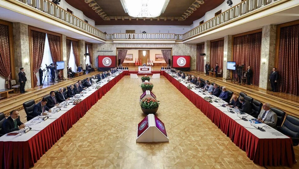 İyi Partili Yüksel Arslan 'talep listesi var' dedi DEM Parti sert çıktı: Yalancı, provokatör - 2. Resim