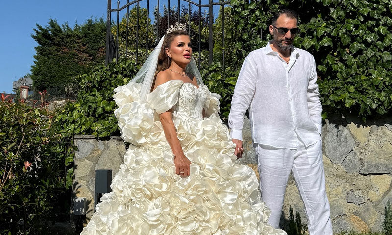 Nuray Sayarı’dan ‘15 yaş fark var’ eleştirilerine sert cevap: Anten değil, uydu taksınlar - 1. Resim