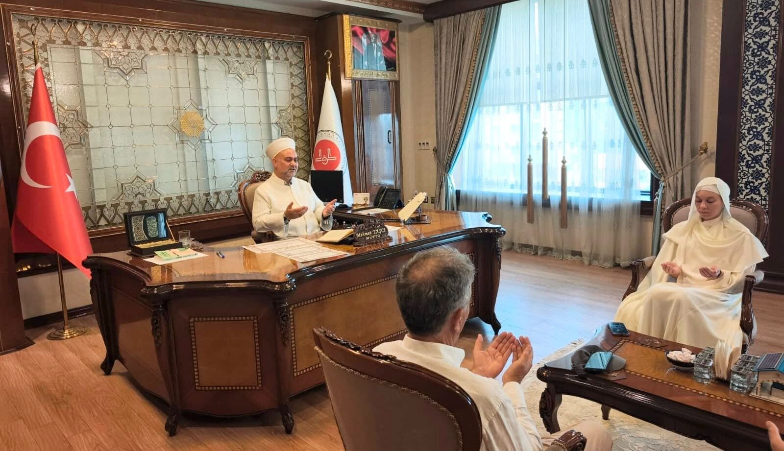 Polonyalı genç kadın Adana'da Müslüman oldu - 1. Resim