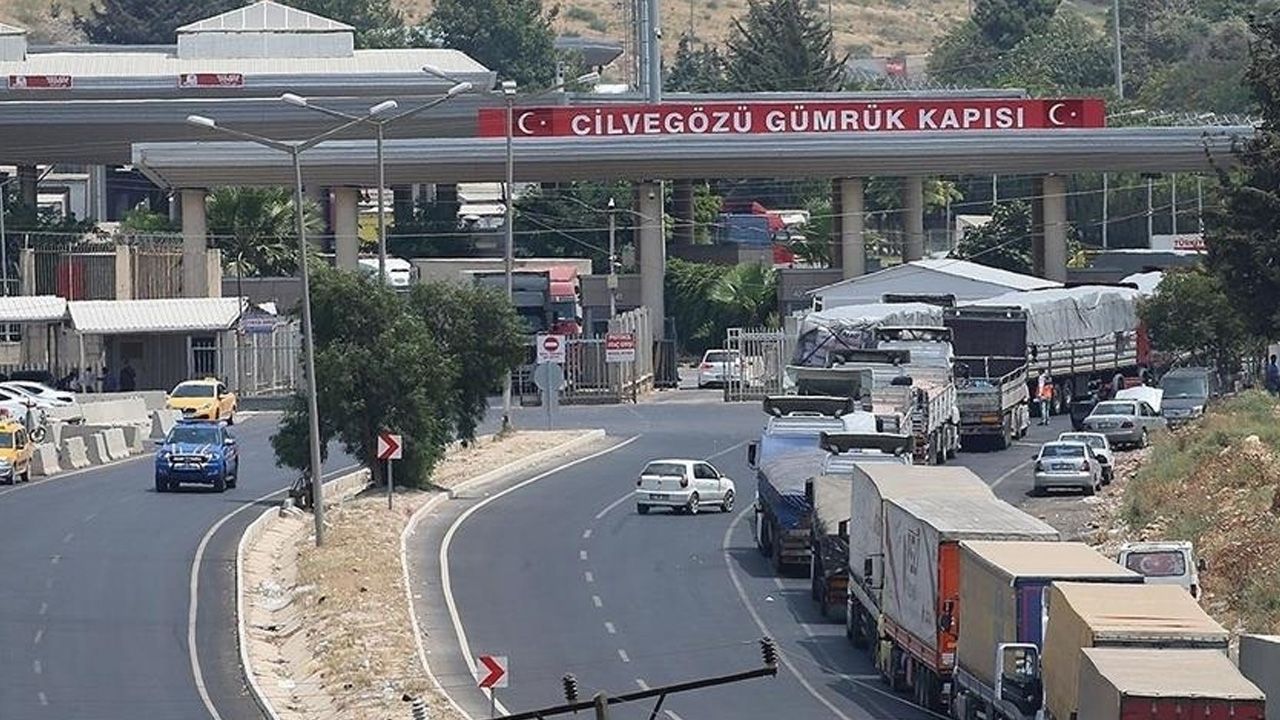 Suriye&#039;ye pasaportla mı gidiliyor? Yeni dönem başladı, bakanlıktan açıklama var