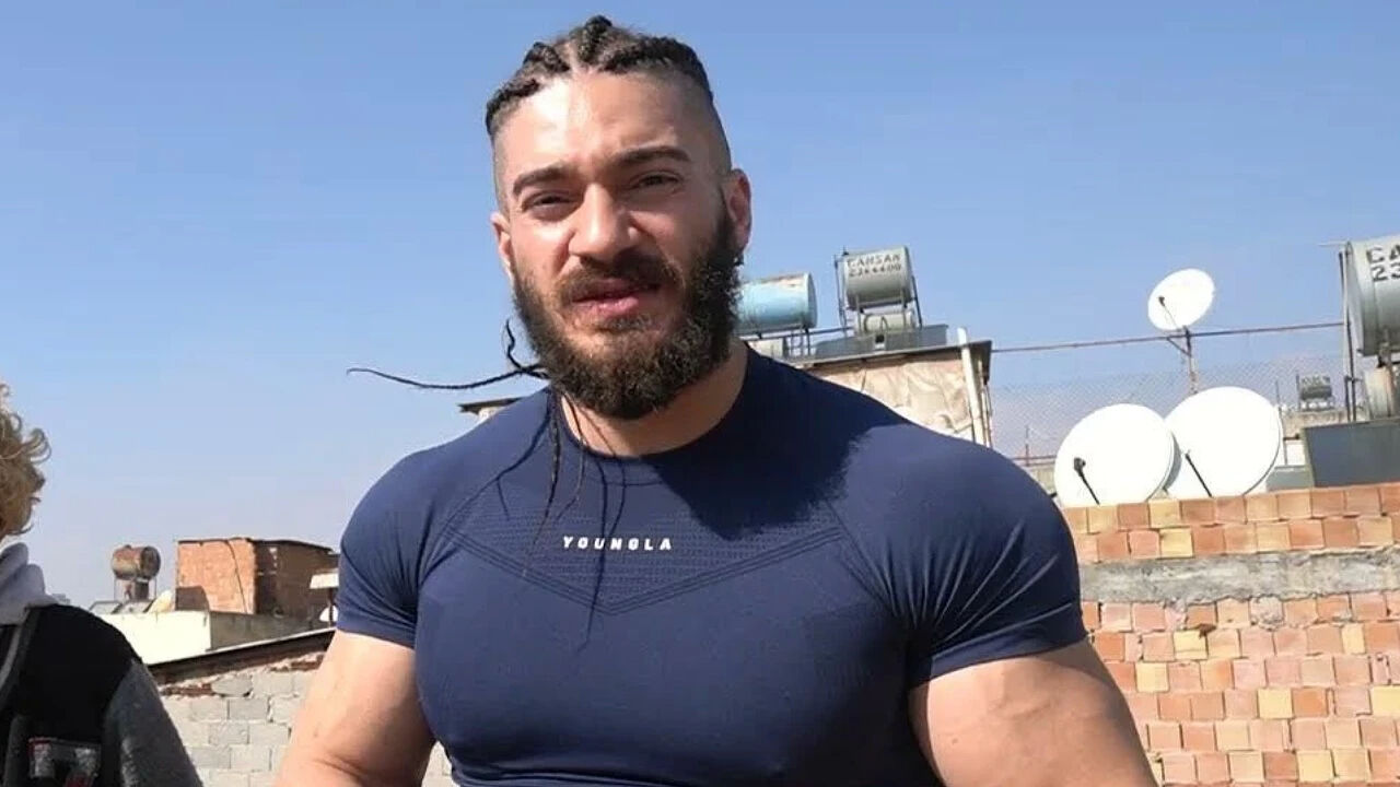 Testo Taylan kimdir, kaç yaşında ve nereli? Kadıköy Boğası ile videosu tepki çekti - 1. Resim