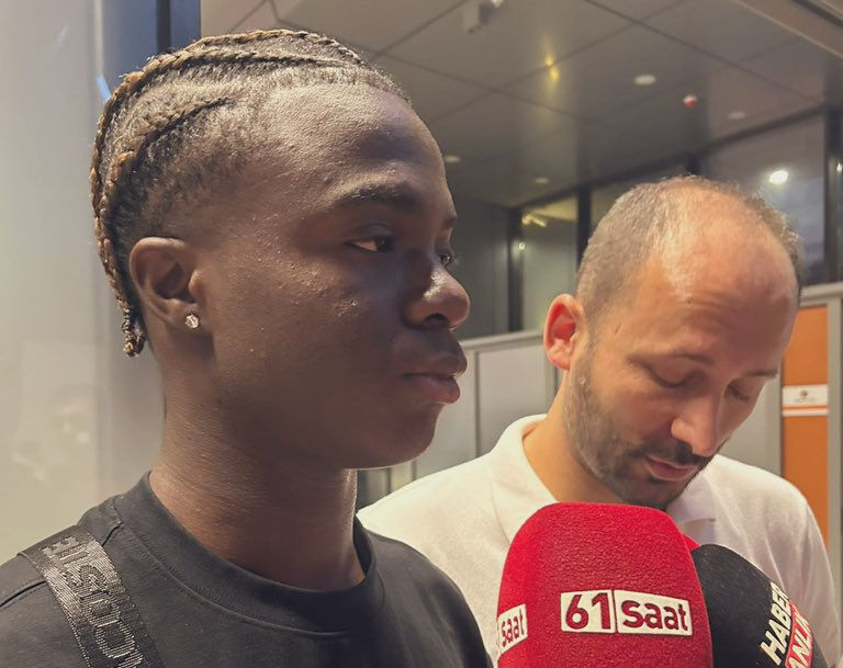 Trabzonspor'un yeni orta sahası Christ Inao Oulai: Lokomotif gibiyim - 1. Resim