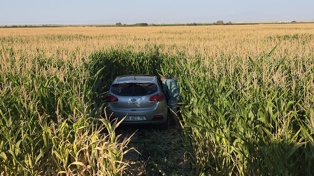 Aksaray'da iki otomobilin çarpıştığı kazada can pazarı: 7 kişi yaralandı - 1. Resim