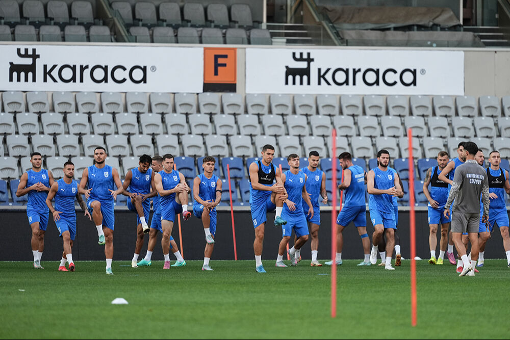 Başakşehir - Universitatea Craiova maçı ne zaman, nereden izlenir? Boz Baykuş avantaj arıyor - 2. Resim