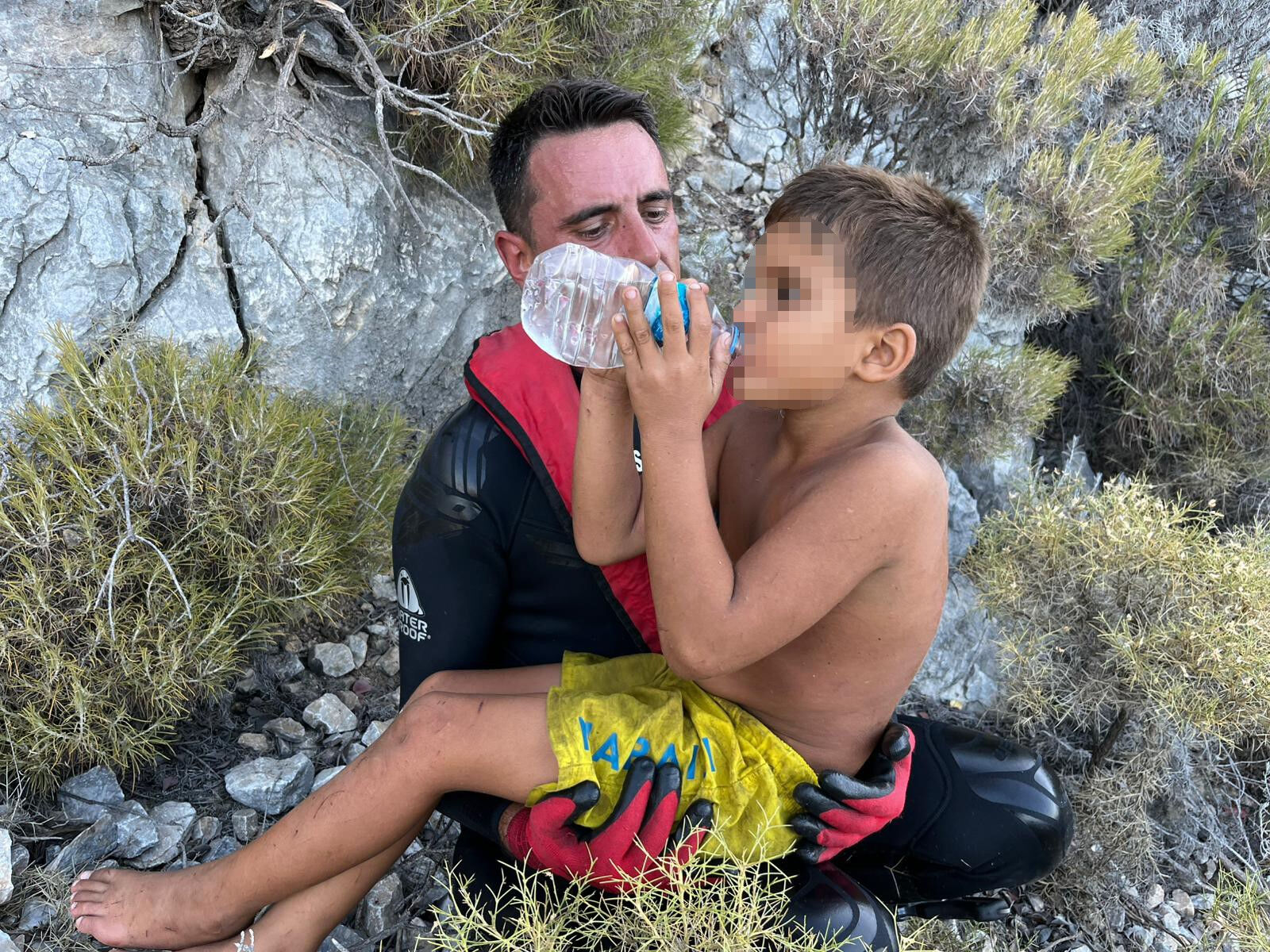 Batan tekneyle birlikte kaybolan 2 çocuktan haber var! - 2. Resim