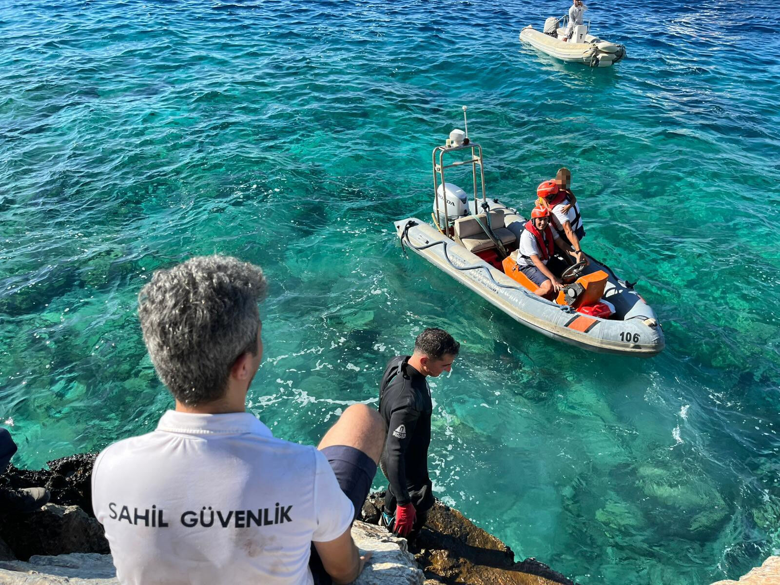 Batan tekneyle birlikte kaybolan 2 çocuktan haber var! - 1. Resim