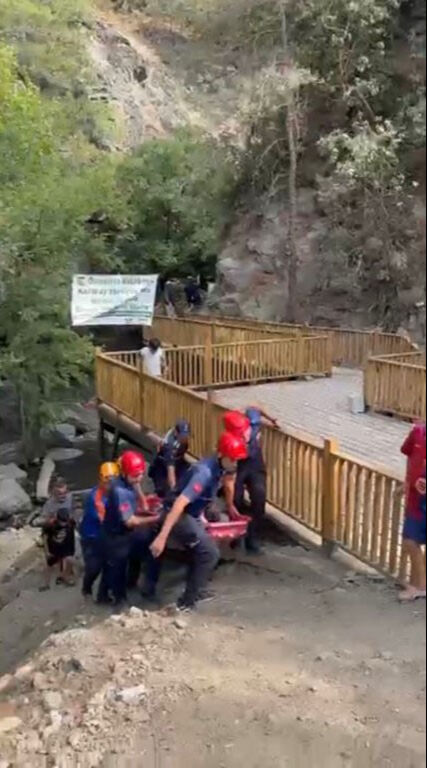 Doğa yürüyüşü kabusa döndü! Ekipler tarafından kurtarıldı - 3. Resim