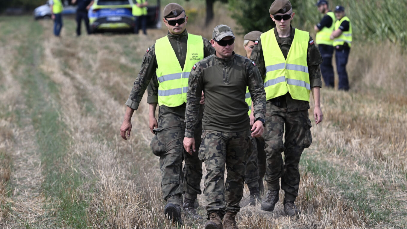 Dostluk anlaşması ihlal edildi! Savaş dronu Avrupa ülkesini vurdu - 1. Resim