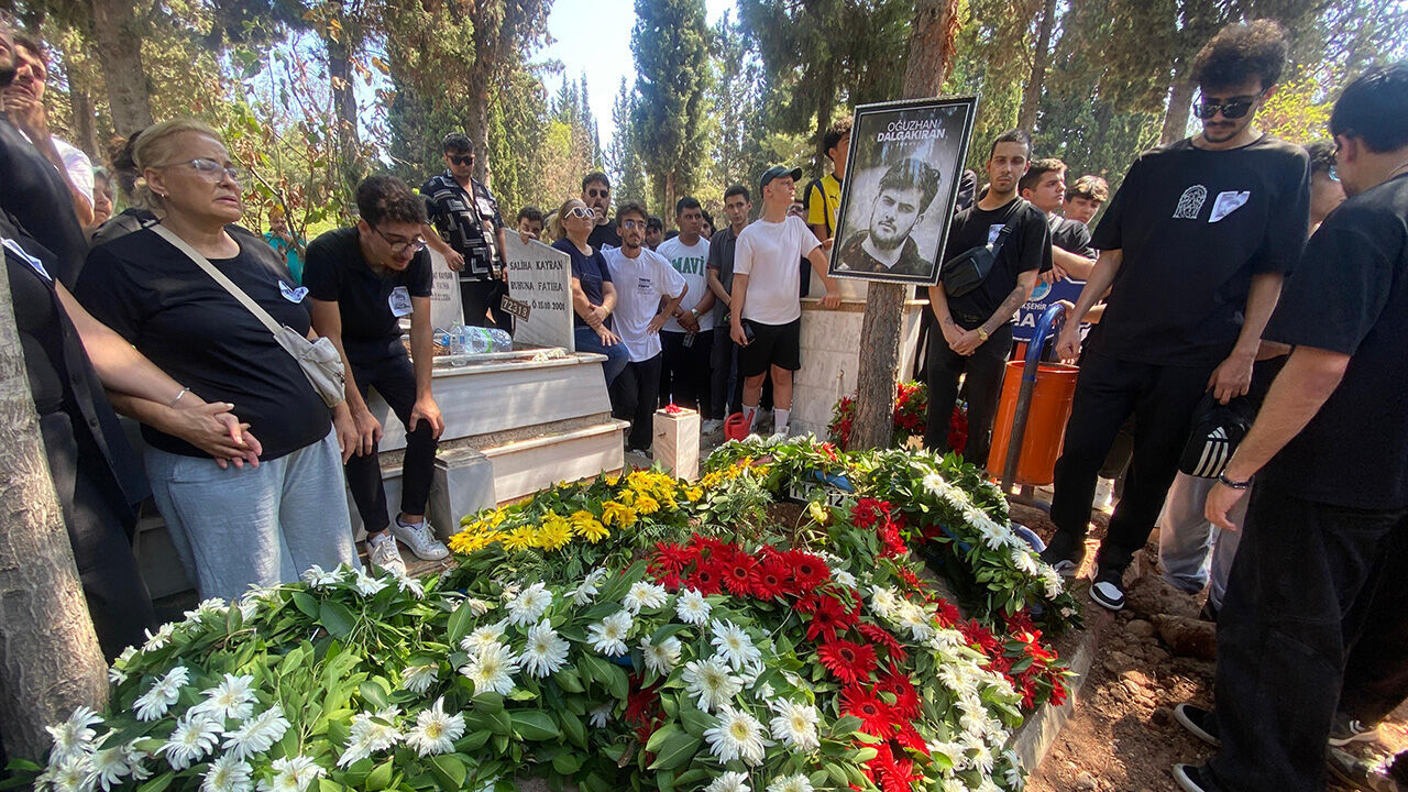 Fenerbahçe'den 'Jrokez' Oğuzhan Dalgakıran'a yürek yakan veda! Acılı eşi o anları paylaştı - 1. Resim