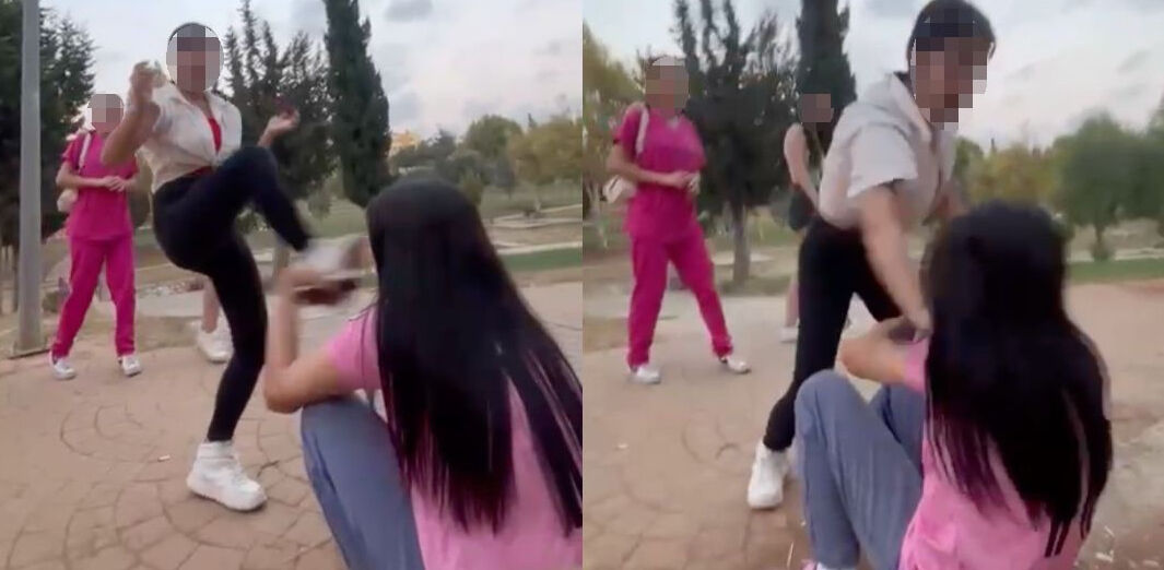 Genç kızların korkunç kavgası! Sokakta tekme ve yumruklar havada uçuştu - 1. Resim