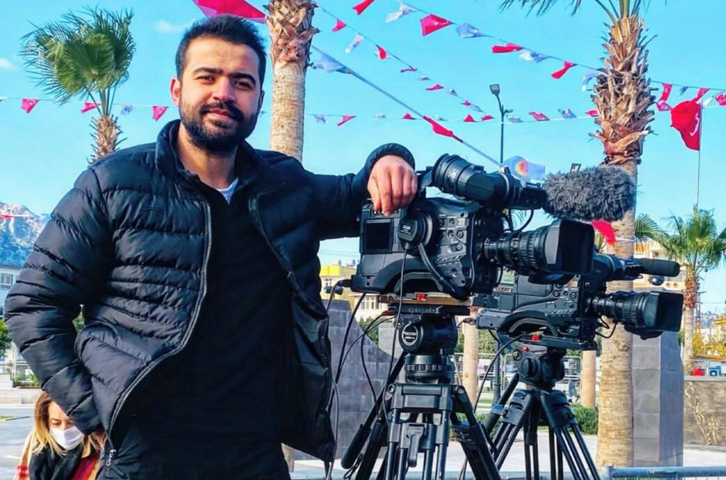 İHA muhabiri unutulmadı! Hayatını kaybeden Umut Yakup Tanrı&ouml;ver mezarı başında dualarla anıldı - 1. Resim