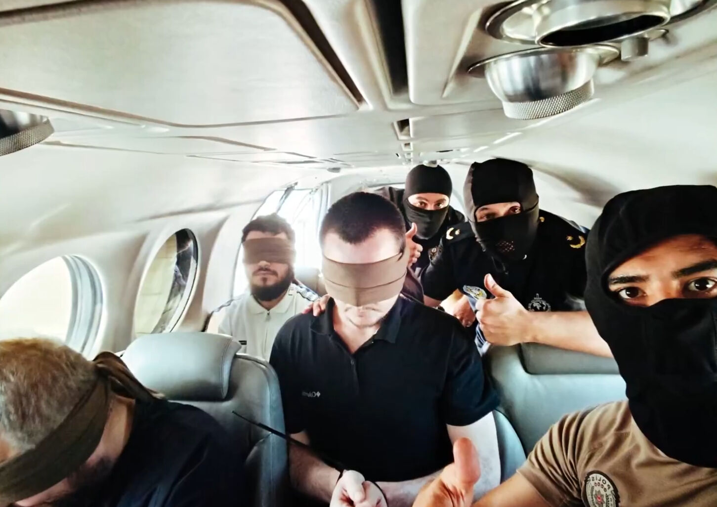 Kırmızı bültenle aranıyorlardı! Demirözler suç örgütünün lideri Türkiye'ye getirildi - 2. Resim