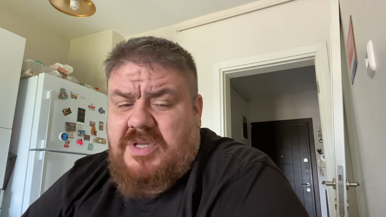 Komedyen Emre Bulut 18 ayda 133 kilo verdi! Son hali herkesi şaşırttı - 1. Resim