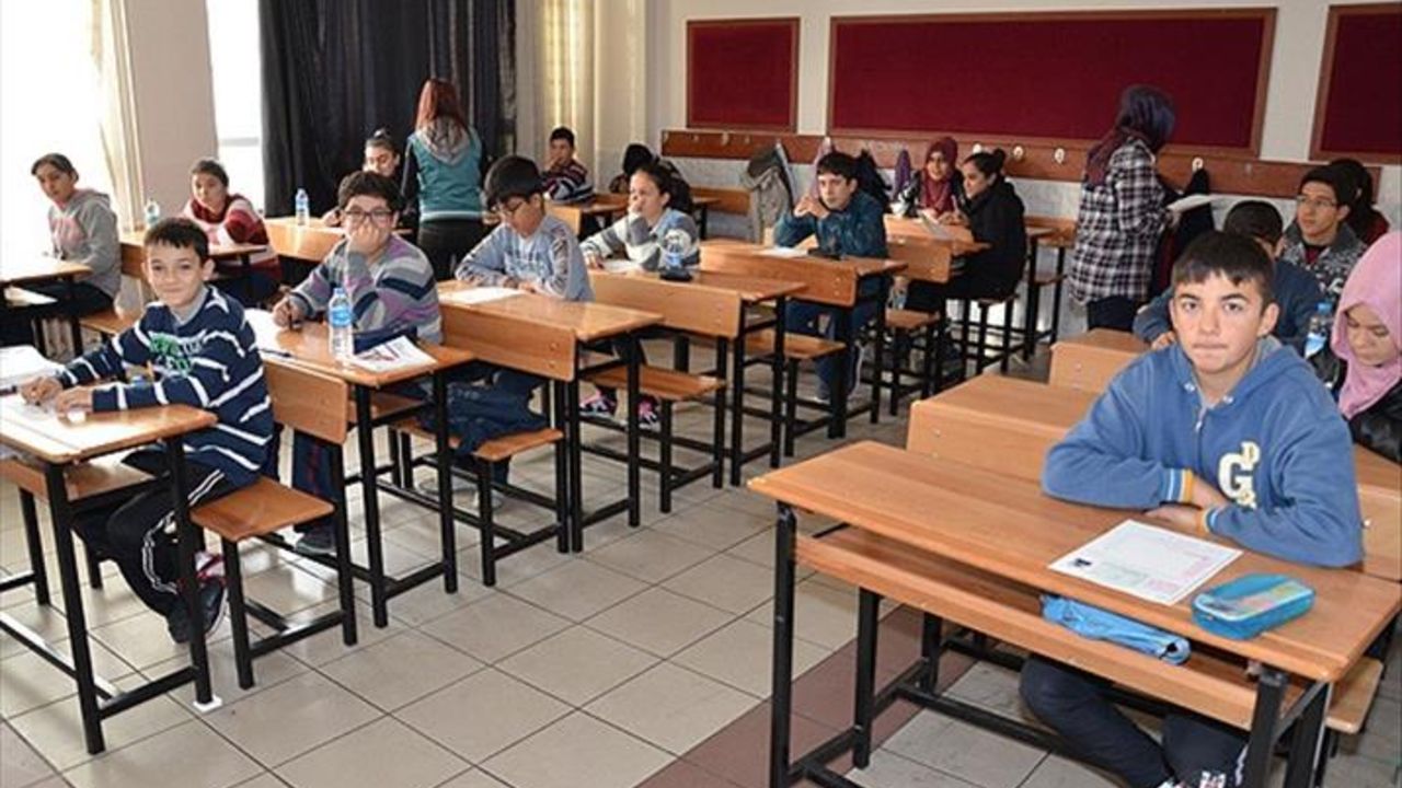 Ortaokullar ne zaman açılacak? Oryantasyon ve uyum tarihi gündemde...