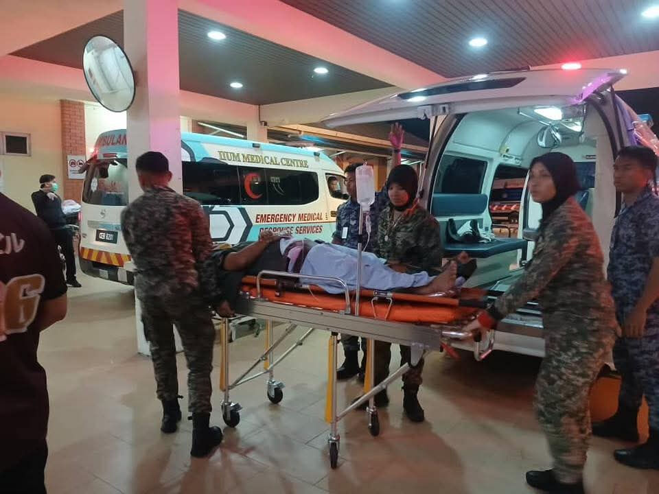 Savaş uçağı gökyüzünde alev aldı! Malezya ordusundan açıklama - 2. Resim