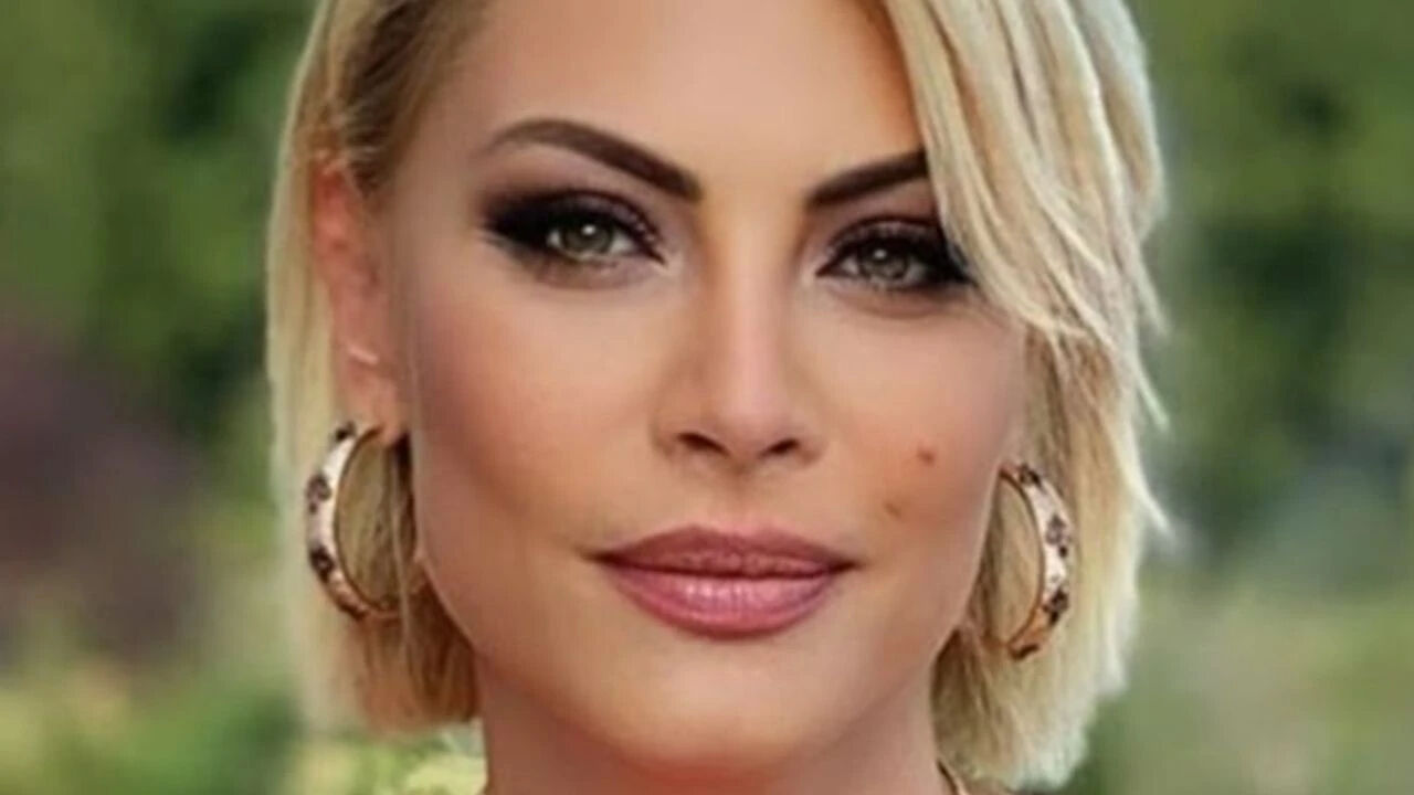 Seray Sever kimdir, kaç yaşında ve nereli? Bodrum'da motosikletli gençlere çarptı - 2. Resim