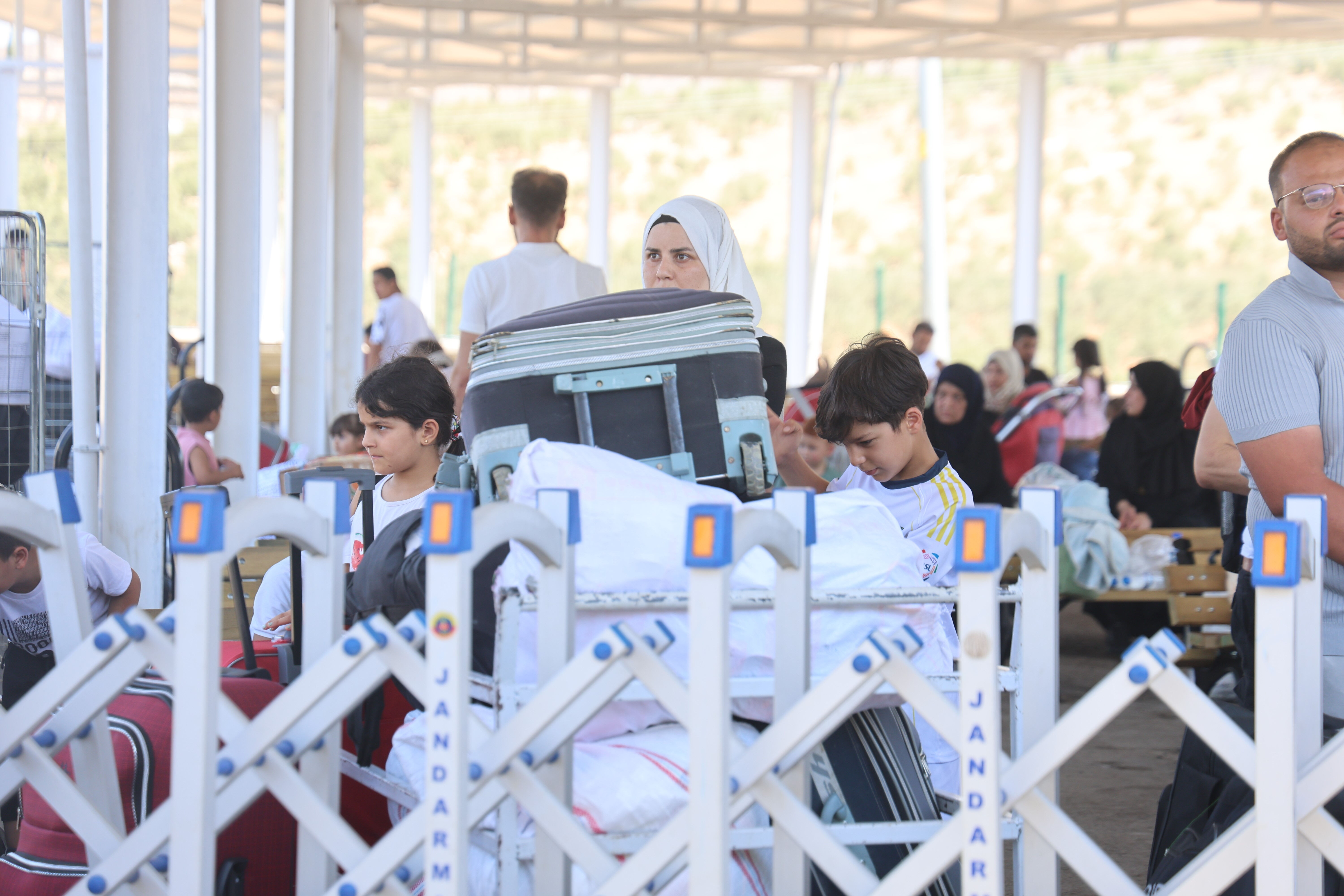 Suriye'ye pasaportla geçiş dönemi başladı! Türkler sınır kapısında - 2. Resim