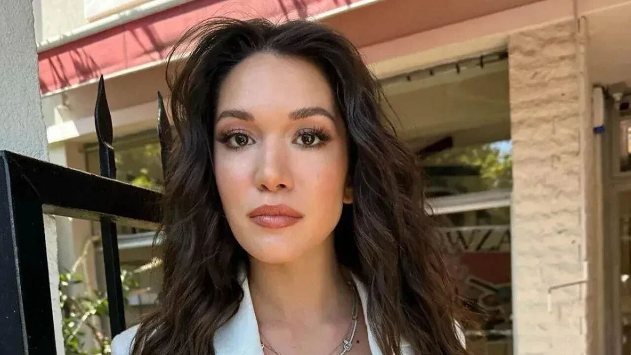 Ünlü oyuncu Hazal Subaşı apar topar hastaneye kaldırıldı! İşte son durumu… - 2. Resim