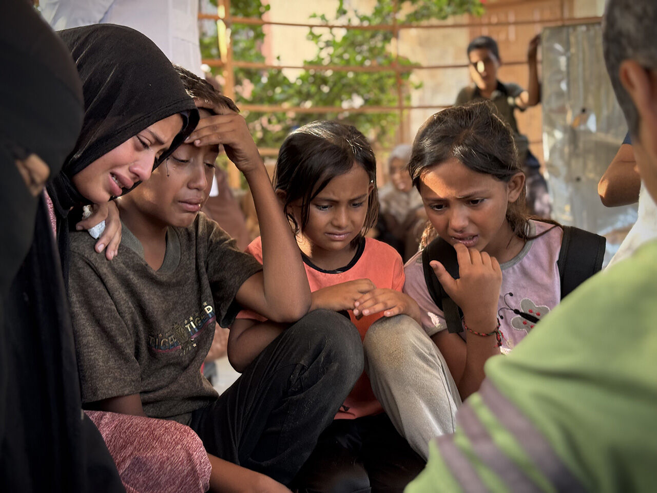 Vahşetin bu kadarına da pes! Kan ve gözyaşı birbirine karıştı... İsrail Gazze'de insani yardım bekleyenlere saldırdı - 6. Resim