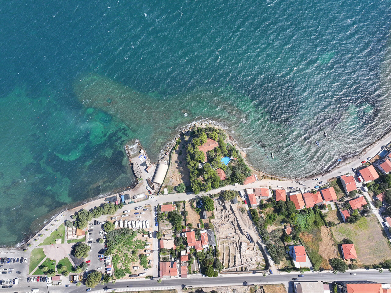 7 bin yıllık tarihe oksijen tüpleriyle daldılar! Tarihi limanda yeni keşifler karada başladı, denizde devam etti - 19. Resim