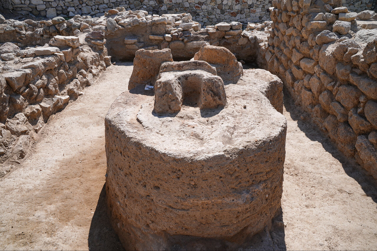 7 bin yıllık tarihe oksijen tüpleriyle daldılar! Tarihi limanda yeni keşifler karada başladı, denizde devam etti - 20. Resim