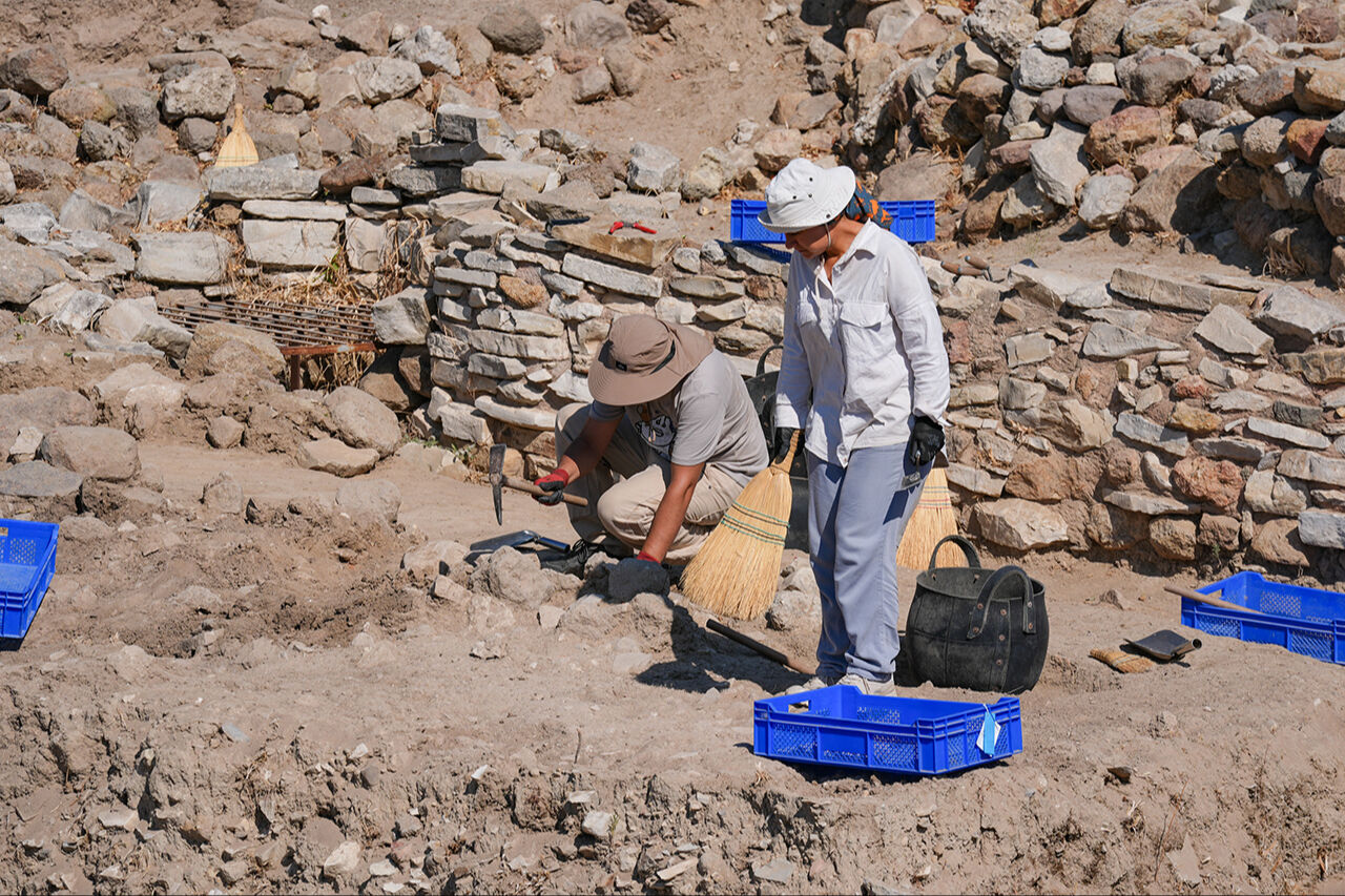 7 bin yıllık tarihe oksijen tüpleriyle daldılar! Tarihi limanda yeni keşifler karada başladı, denizde devam etti - 23. Resim