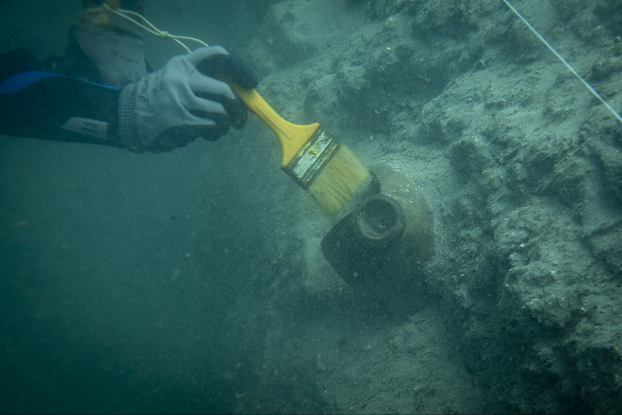7 bin yıllık tarihe oksijen tüpleriyle daldılar! Tarihi limanda yeni keşifler karada başladı, denizde devam etti - 9. Resim
