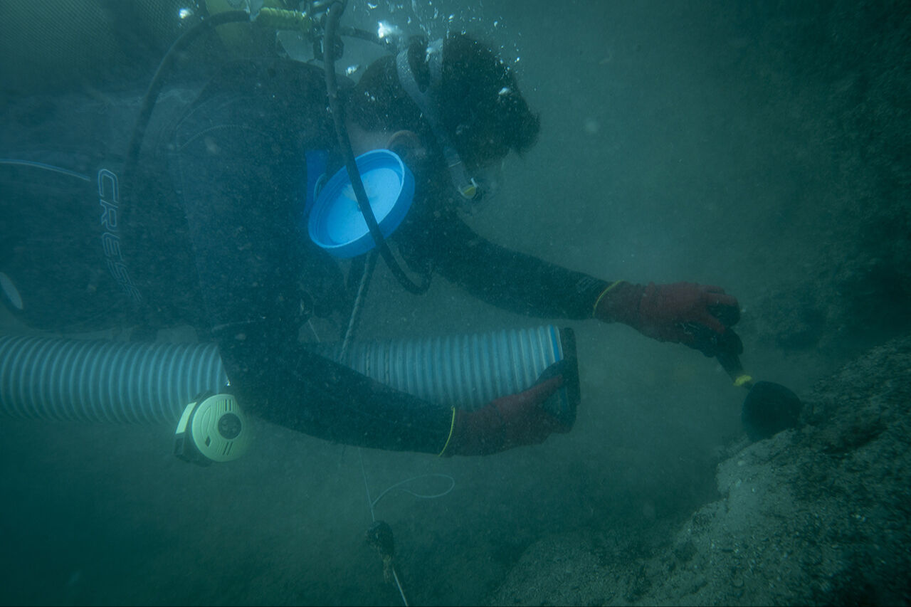 7 bin yıllık tarihe oksijen tüpleriyle daldılar! Tarihi limanda yeni keşifler karada başladı, denizde devam etti - 5. Resim