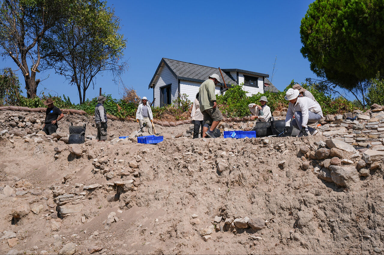 7 bin yıllık tarihe oksijen tüpleriyle daldılar! Tarihi limanda yeni keşifler karada başladı, denizde devam etti - 22. Resim
