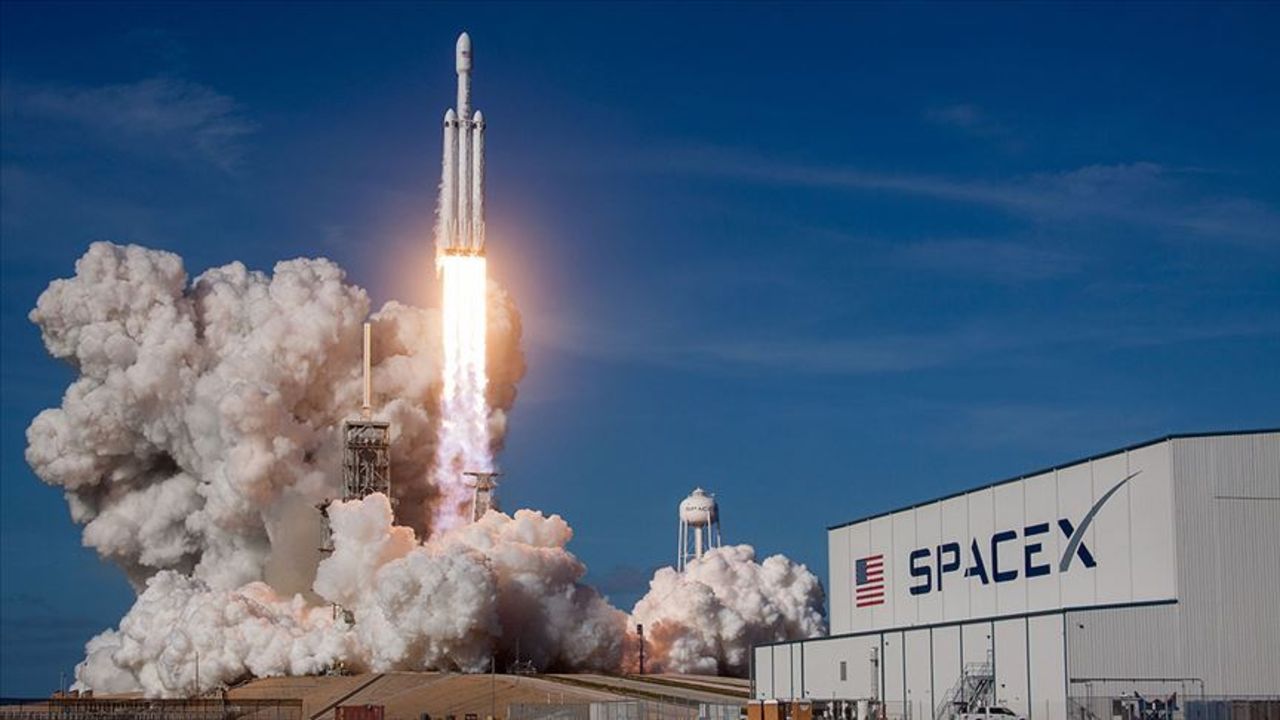 ABD'nin gizemli uzay uçağı yola çıktı! SpaceX'ten tarihi fırlatma ABD'nin gizemli uzay uçağı yola çıktı! SpaceX'ten tarihi fırlatma