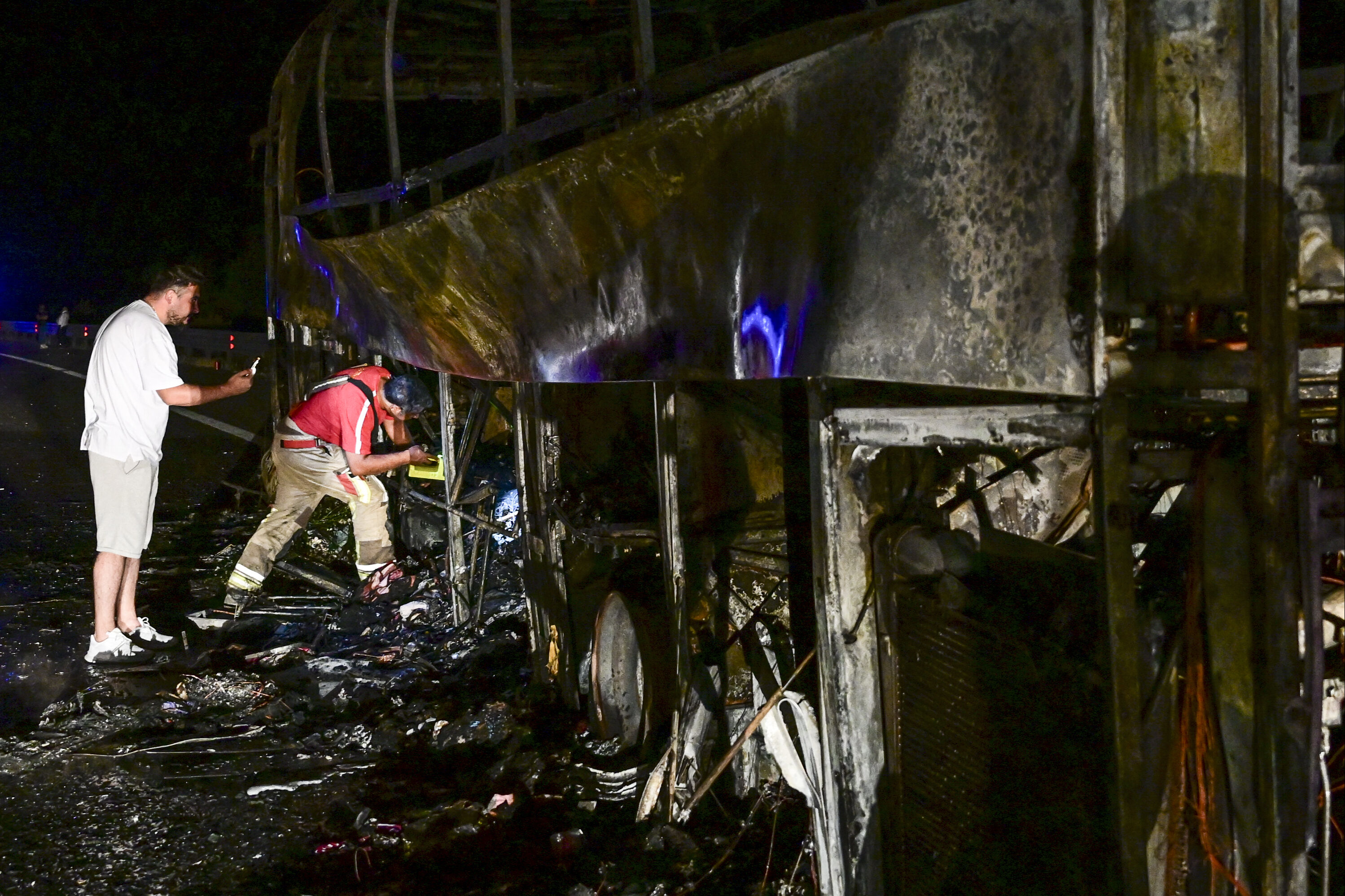 Ankara'da hareketli anlar! Yolcu otobüsü dakikalar içinde küle döndü - 3. Resim