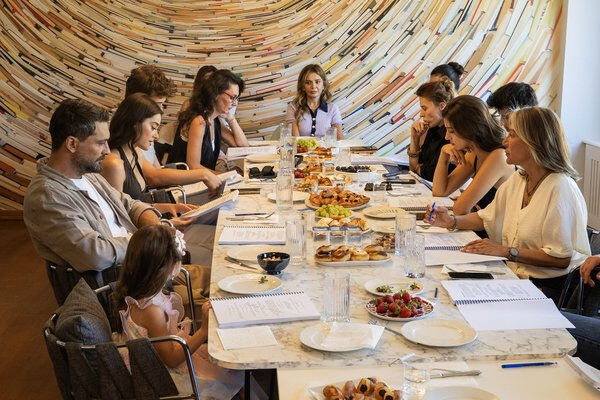 Aynadaki Yabancı dizisi oyuncuları kim, nerede çekiliyor, konusu nedir? ATV'nin yeni dizisi merakla bekleniyor - 1. Resim