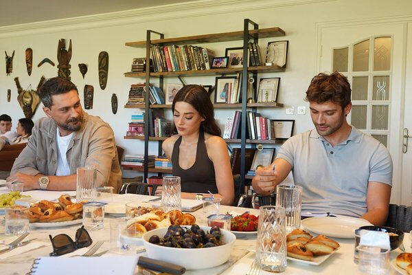 Aynadaki Yabancı dizisi oyuncuları kim, nerede çekiliyor, konusu nedir? ATV'nin yeni dizisi merakla bekleniyor - 4. Resim