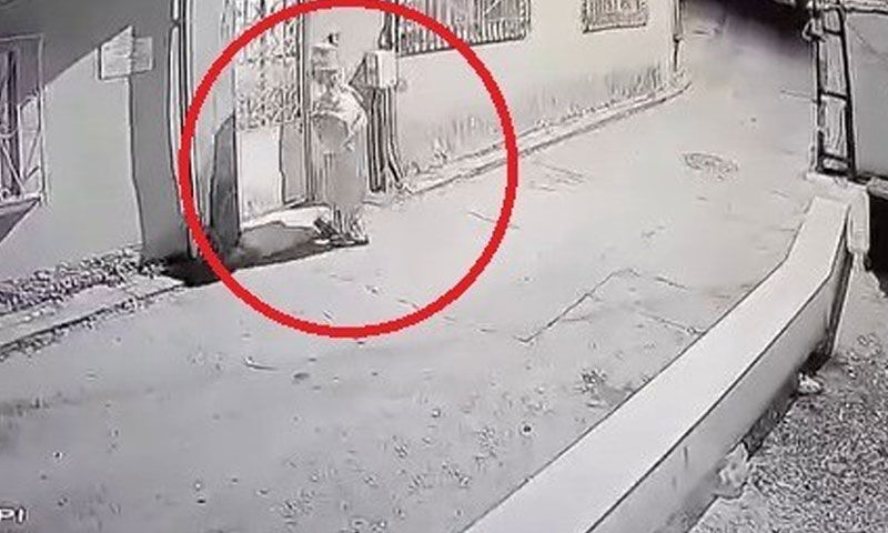 Bursa'da palyaço dehşeti: Elindeki bıçakla çocukları kovaladı, herkes eve kaçtı - 2. Resim