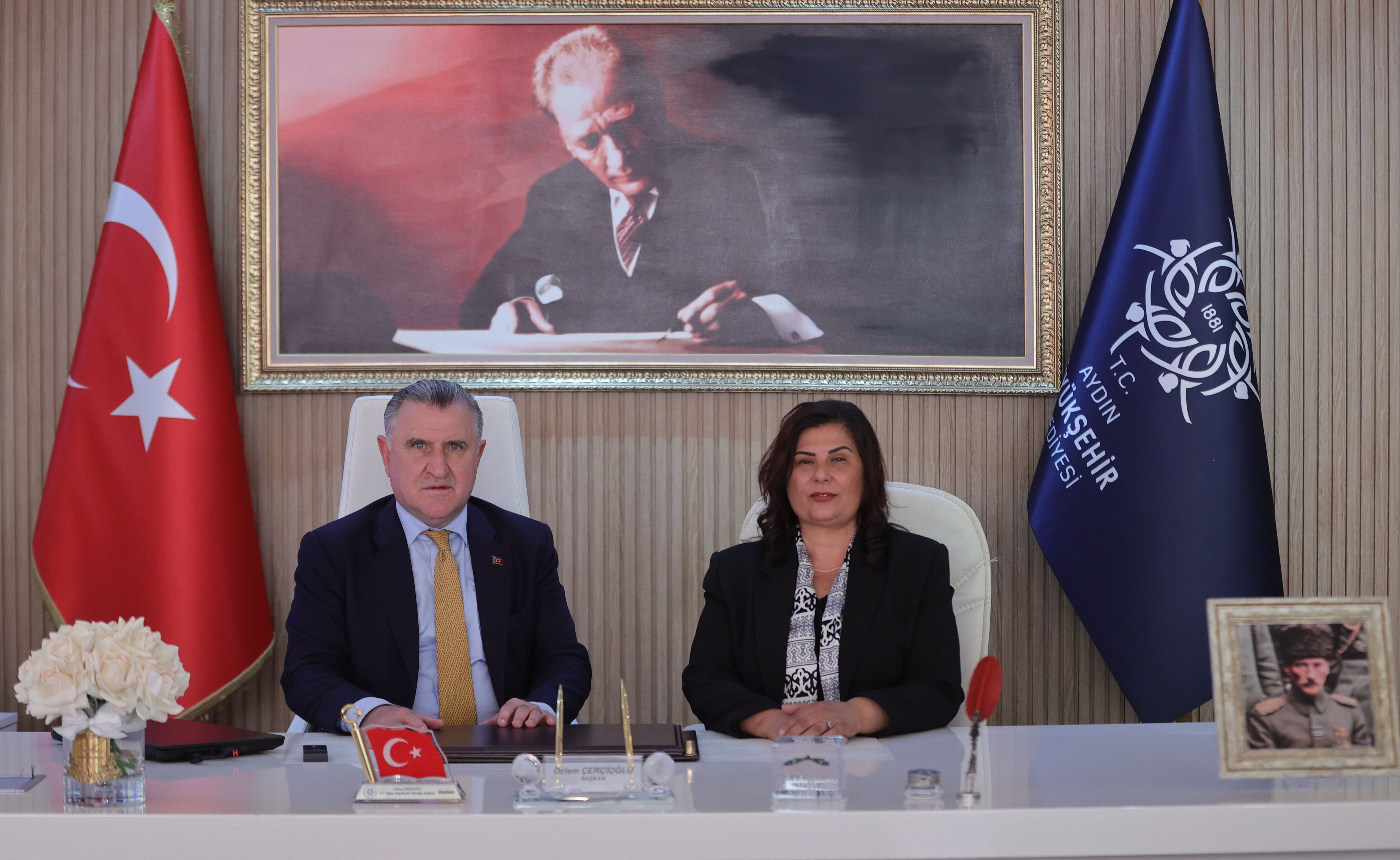 Çerçioğlu'na ağır misafir! Tebrik etmeye giden ilk bakan Osman Aşkın Bak oldu - 2. Resim